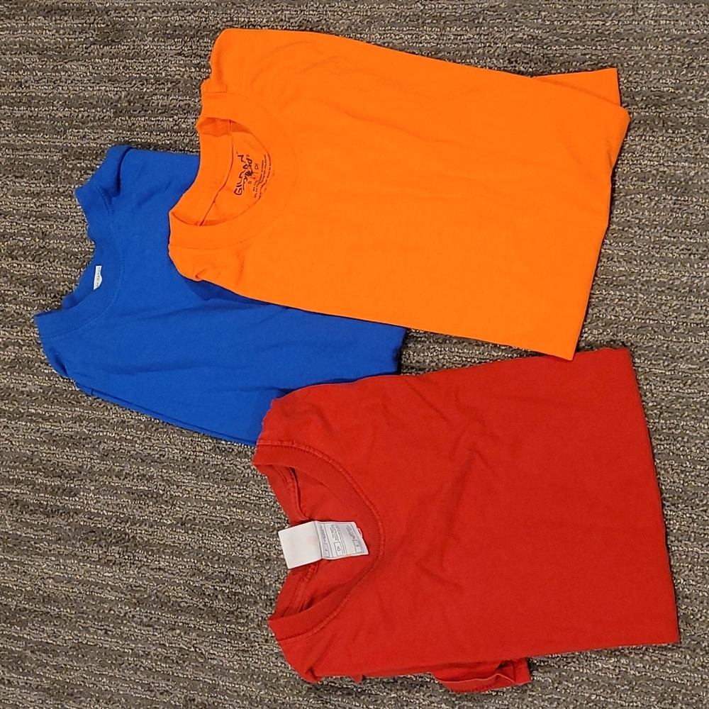3 plain t shirts